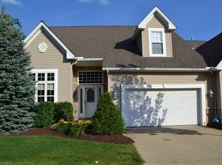 30049 Shadow Creek Dr #37, Westlake, OH 44145