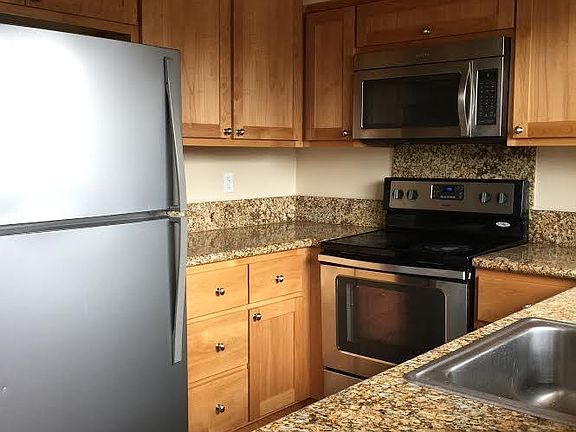 3rd image of 9463 Gold Coast Dr Unit H4