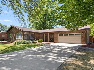 5 Magnolia Dr, Moro, IL 62067