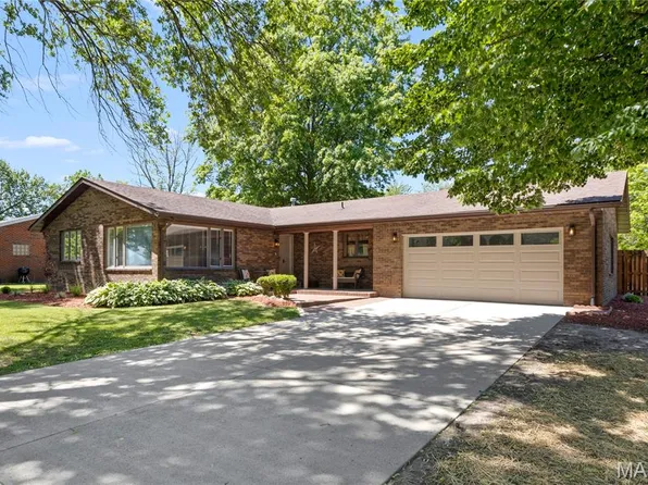 5 Magnolia Dr, Moro, IL 62067