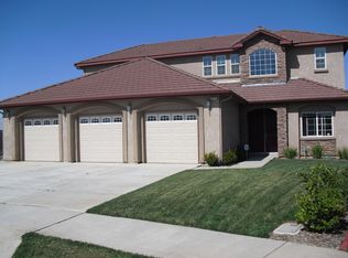 2876 Atchison Ave, Sanger, CA 93657
