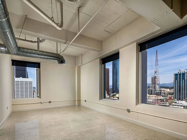 Thurman Lofts — Photo 29