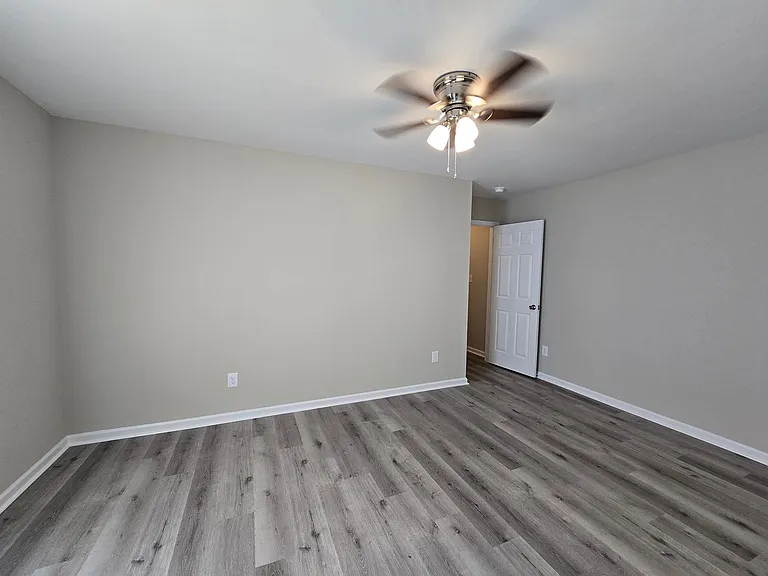 131B S 6th St — Photo 11