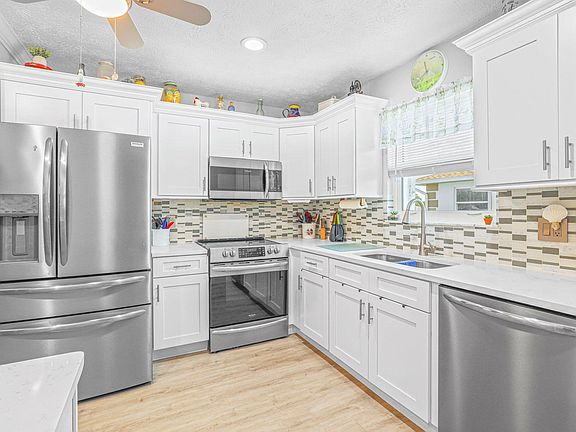 5th image of 1203 S Lakes End Drive #2