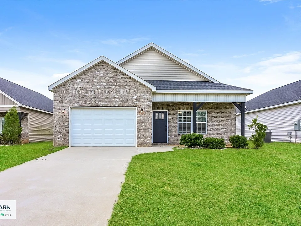 219 Beau Claire Cir