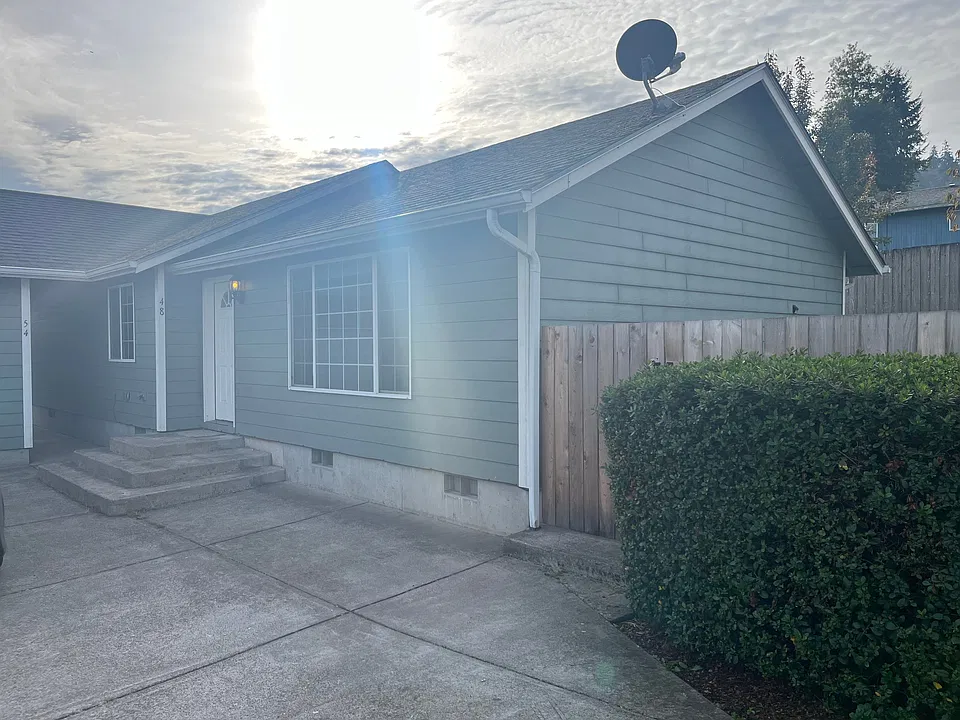 N 22nd St