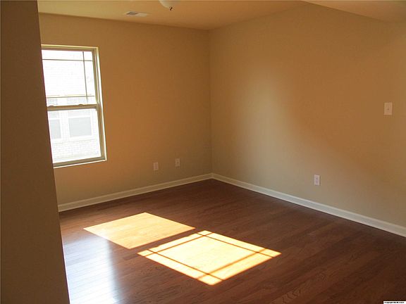 5th image of 719 Oak Cove Ln NW