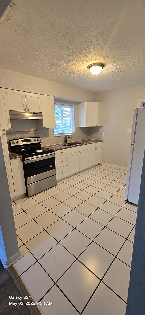 Building Photo - 1505 18th Avenue Dr W