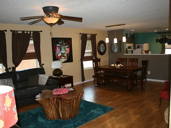 3rd image of 2604 Melanie Dr