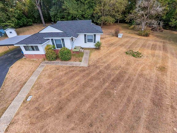 3rd image of 450 Beall Cir