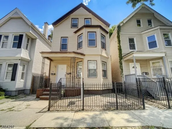 144 Steuben St, East Orange City, NJ 07018
