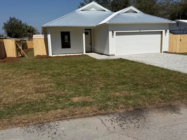 18 Wood Ave, Panama City, FL 32404