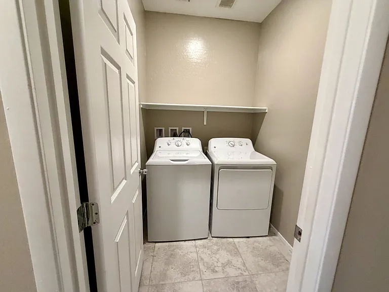 4536 Lafontaine Ct #1080 — Photo 21