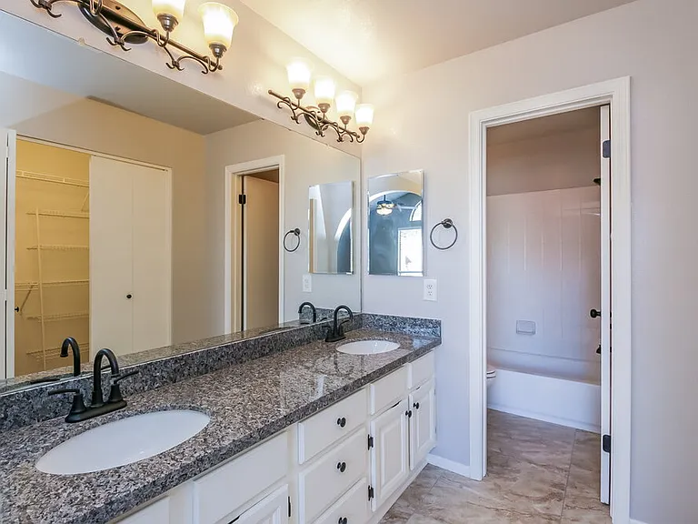 1534 E Campbell Ave — Photo 11