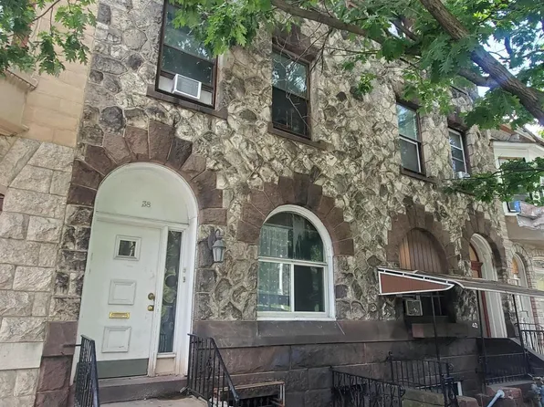 38 N 11th St, Reading, PA 19601
