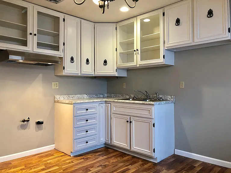 1012 Holly Ave — Photo 11