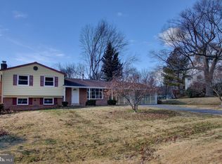 17630 Wheat Fall Dr, Rockville, MD 20855