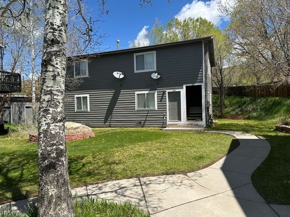 1323 E Victory Way