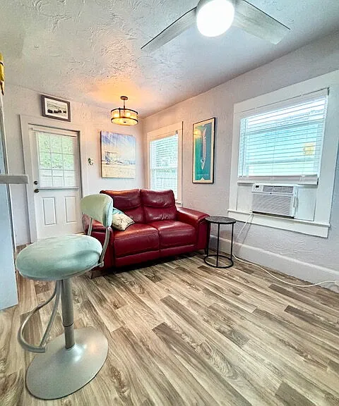 420 Daytona St — Photo 3