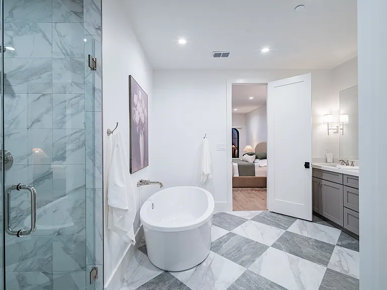 4529 Emerson Ave #8L — Photo 26