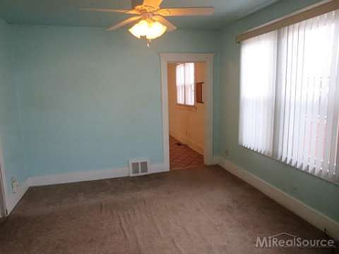 4th image of 11921 Fleming St