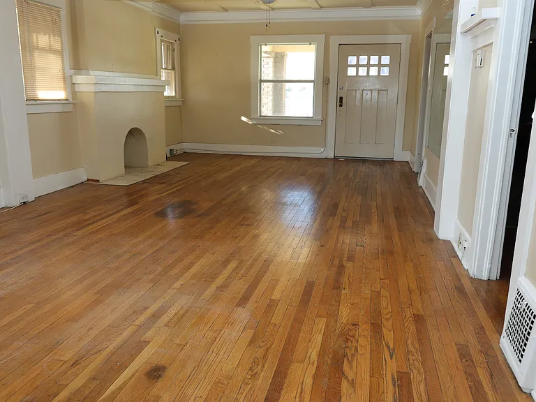 2900 Grant Ave — Photo 3