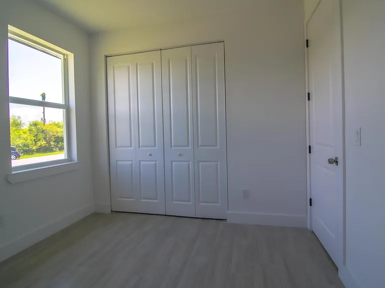 10654 Washington Rd — Photo 25
