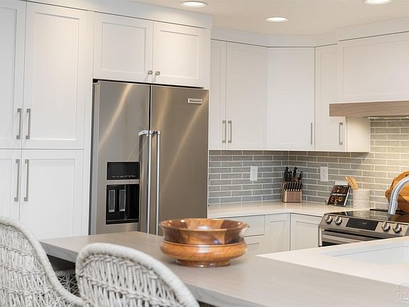 4th image of 1 Portofino Dr Suite 906
