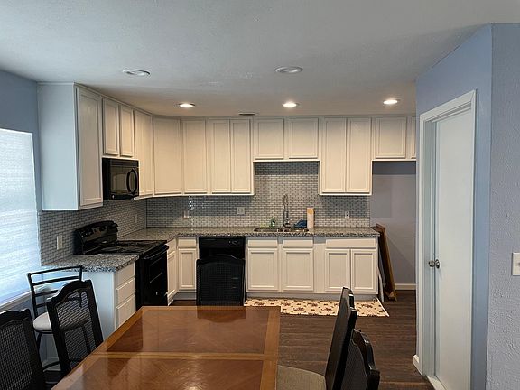 2nd image of 8839 Woodbrook Dr