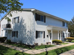 10S420 Echo Ln #4, Willowbrook, IL 60527