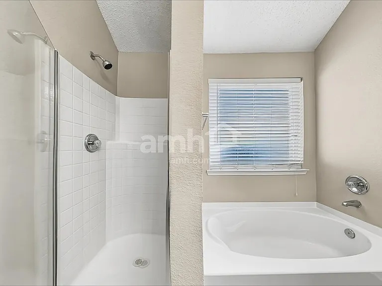 1009 Henry Ct — Photo 11