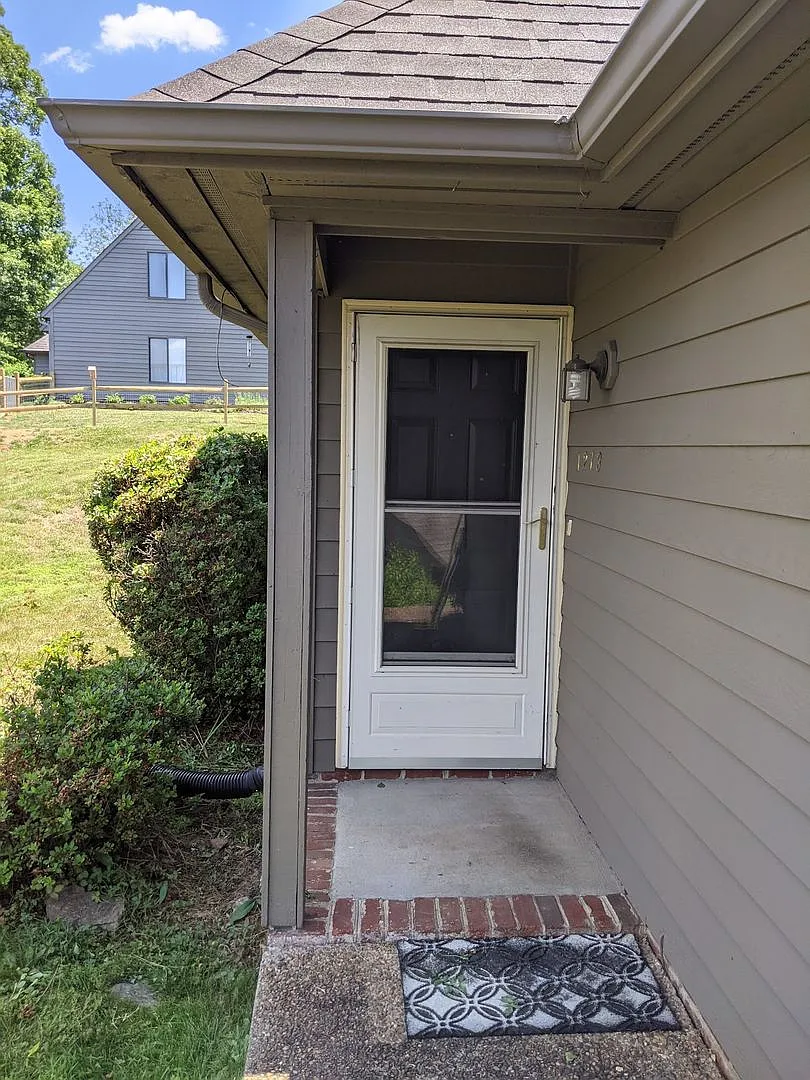 1273 Millpond Drive — Photo 2