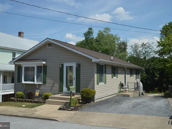 37 Middle St, Taneytown, MD 21787