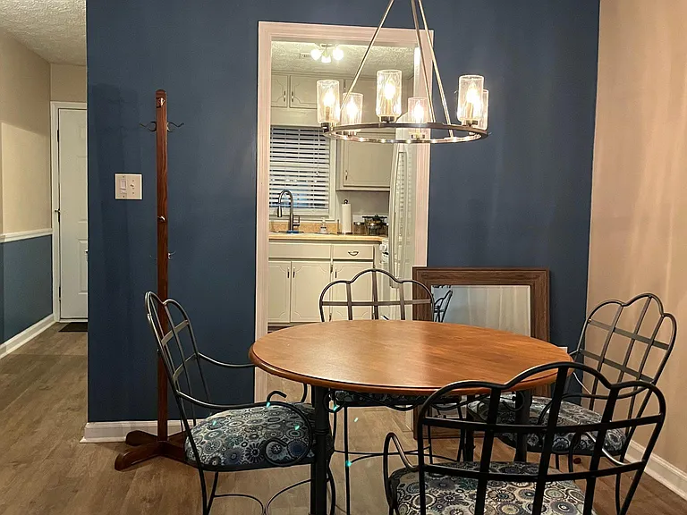 145 Williamsburg Way — Photo 12