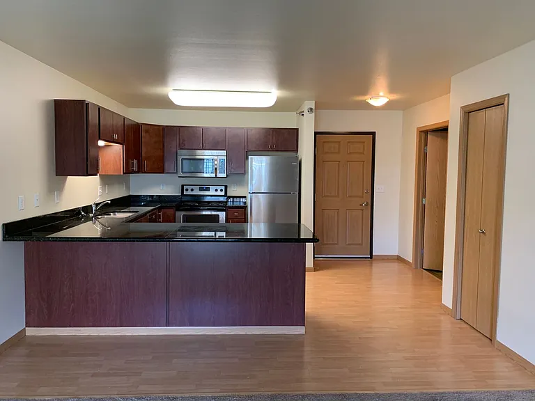 West Lake II Apartments — Photo 23