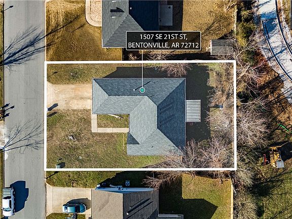 3rd image of 1507 SE 21st St