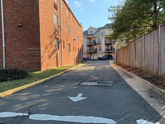 4th image of 1610 W Abingdon Dr