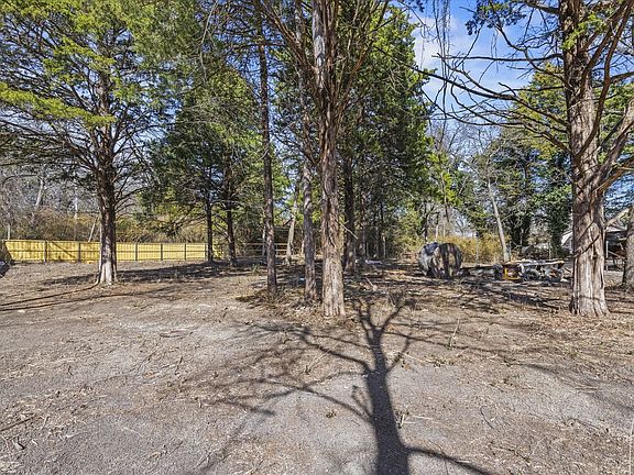 4th image of 2831 Lebrock St