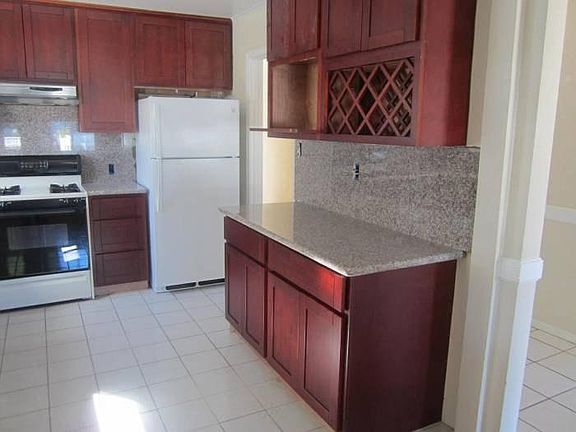 5th image of 519 E 16th Ave