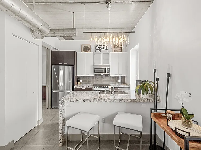 111 SE 2nd St #302 — Photo 12