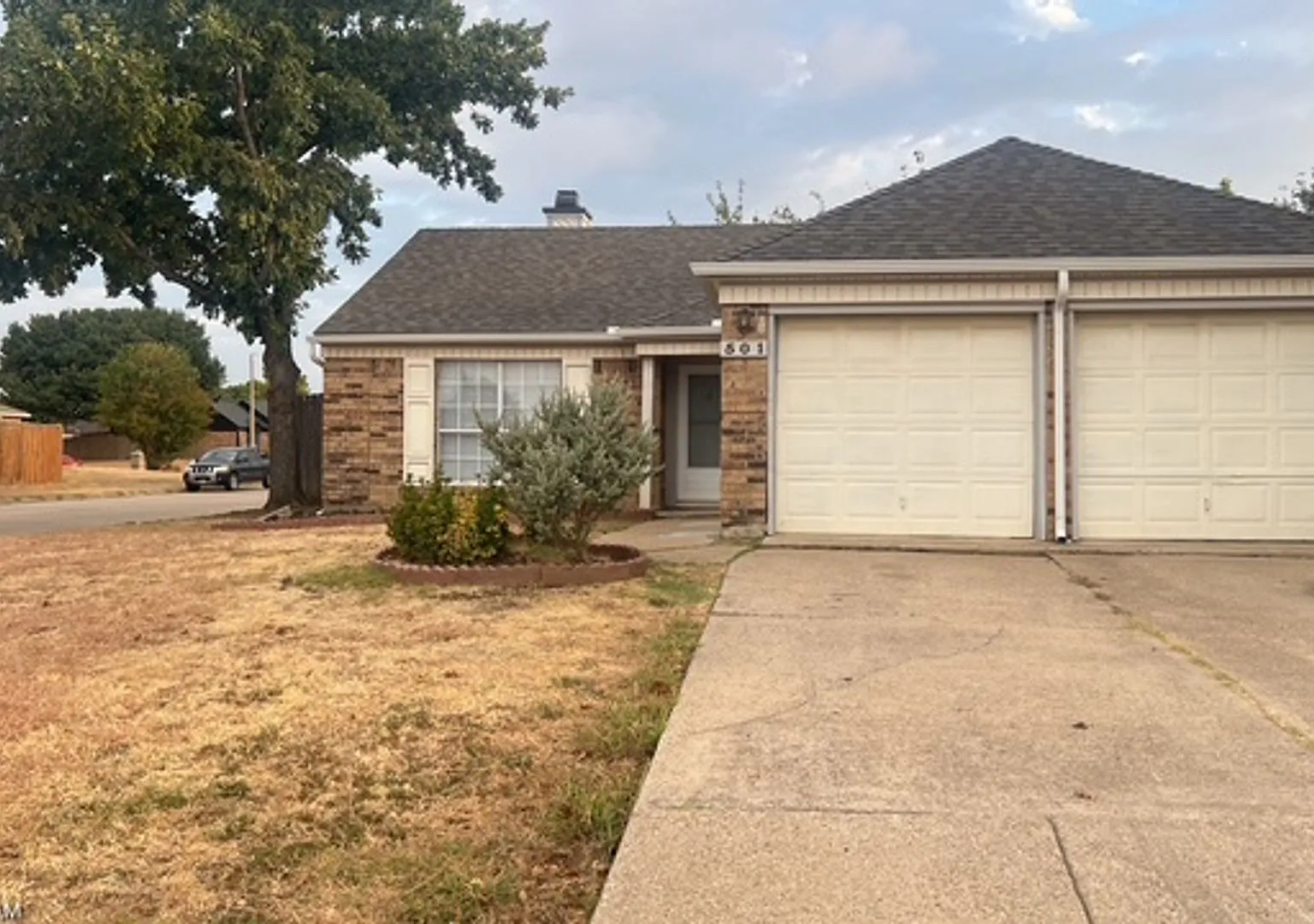 501 Lantana Drive Arlington, TX 76018 — Photo 1