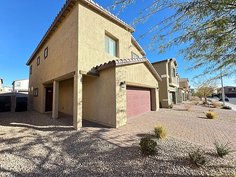 7860 Pink Opal Ave — Photo 3