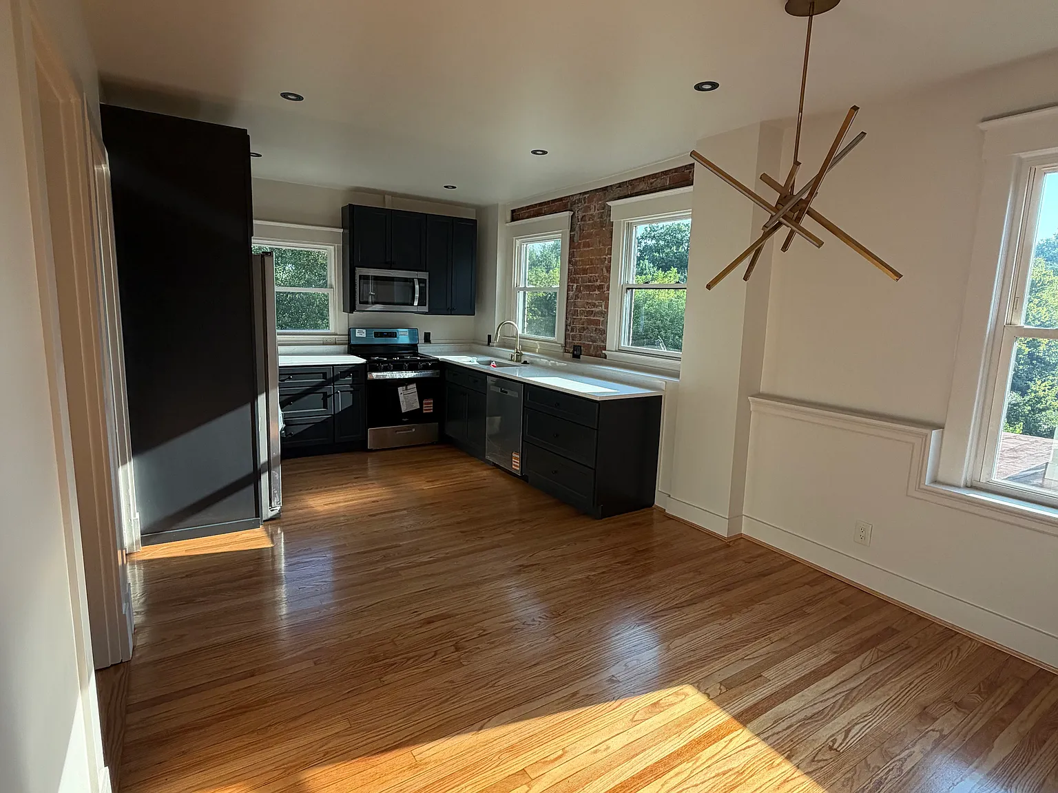 4 bed, $1,800 — Photo 3