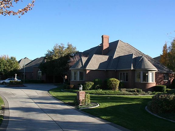 4th image of 2611 Thoroughbred Way
