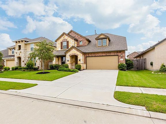 2nd image of 9715 Thornberry Grove Dr