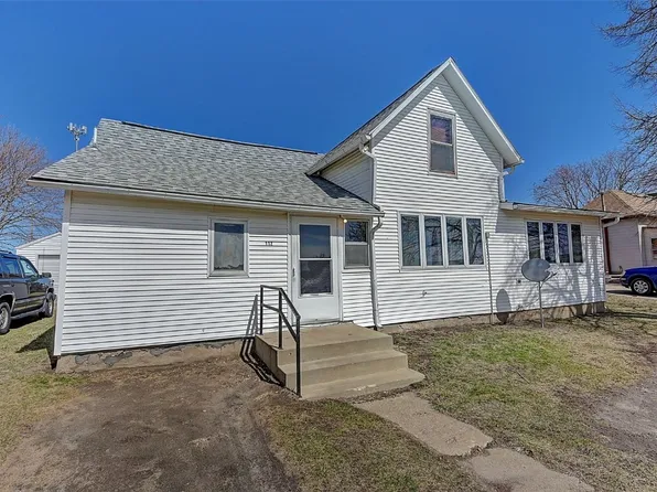 112 Parsons St, Prairieburg, IA 52219