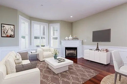 46 Craigie St #A — Photo 2