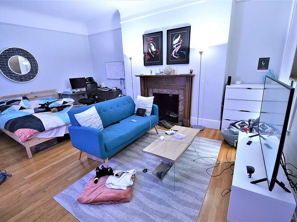 2nd image of 481 Beacon St #4
