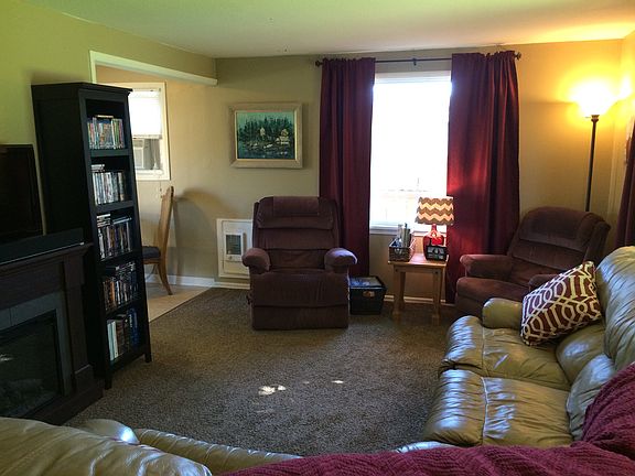 5th image of 465 N Larch Ave