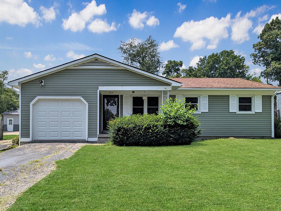 1st image of 204 Pinewood Ave